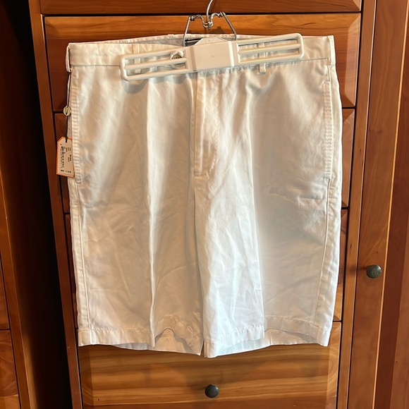 Peter Millar white long Bermuda Shorts NWT Size 32 - Picture 1 of 12